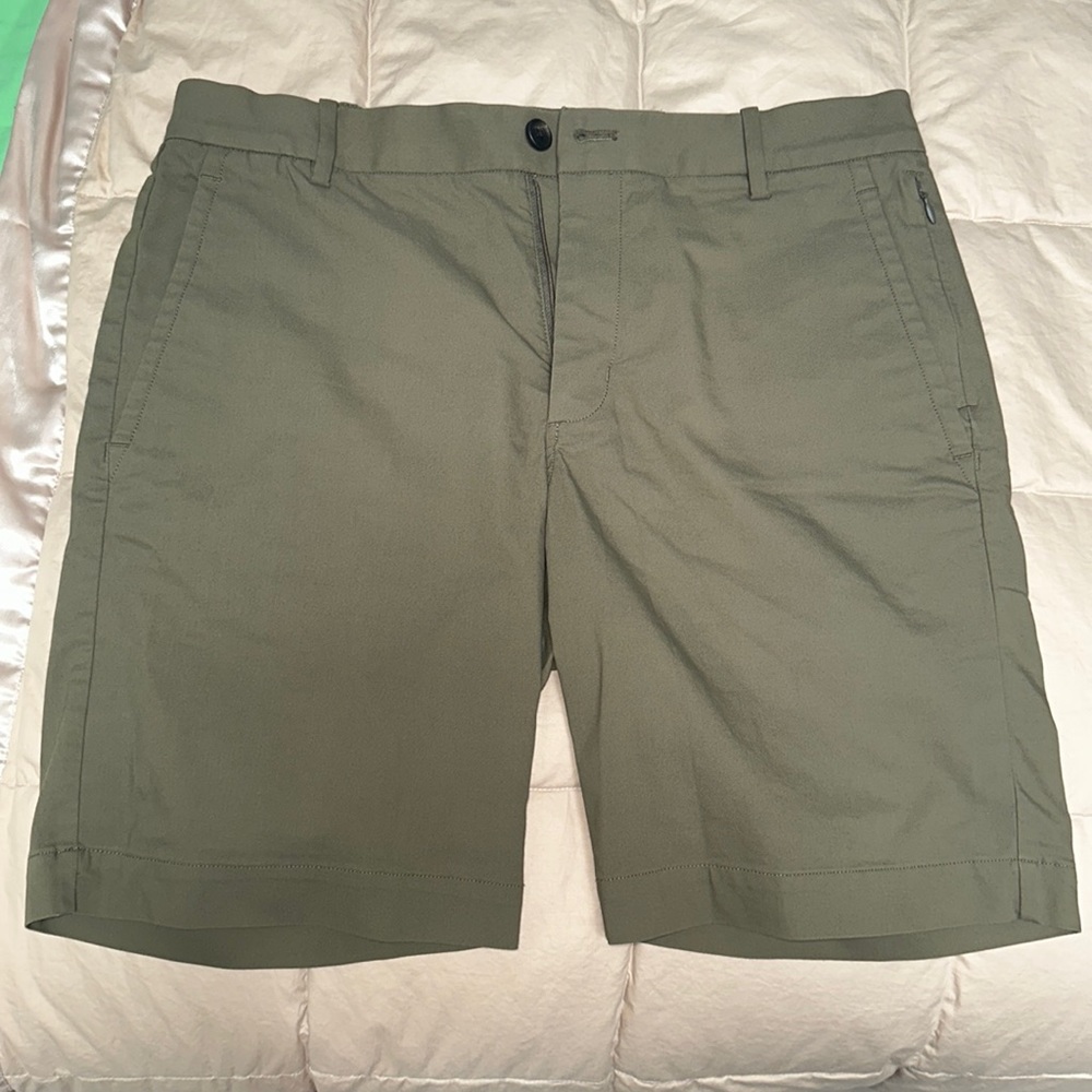Kit and Ace Shorts 32” waist